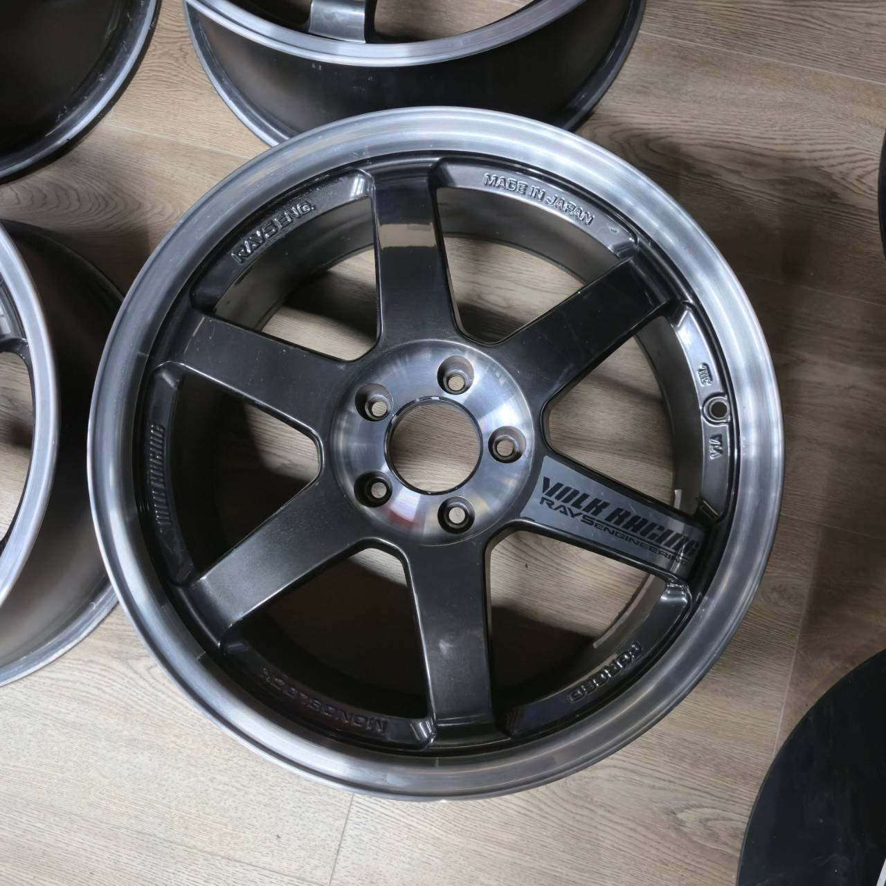 VOLK RACING|TE37|18x8.5J ET30|5x114.3