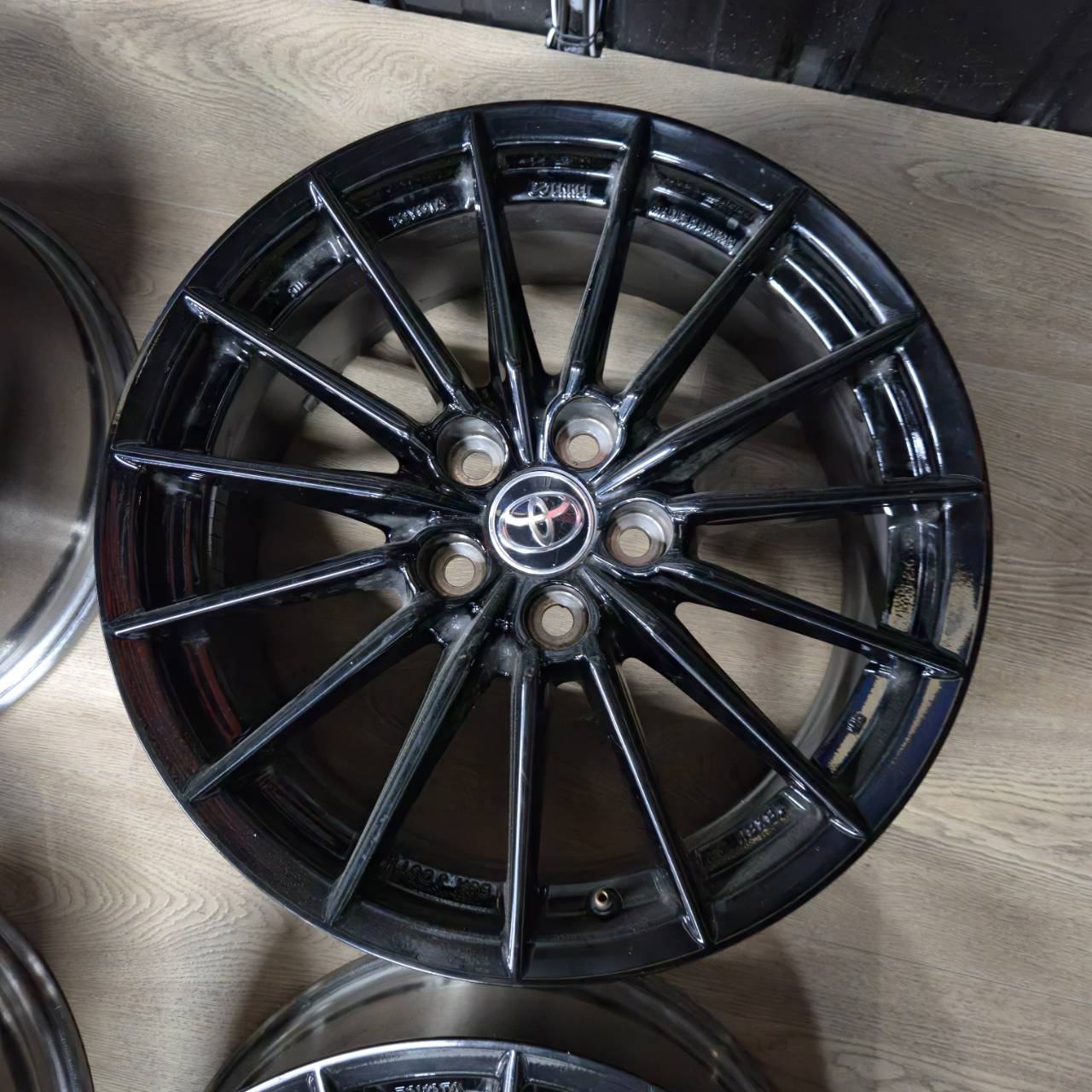 TOYOTA｜GR YARIS OEM｜18x8J ET45｜5x114.3