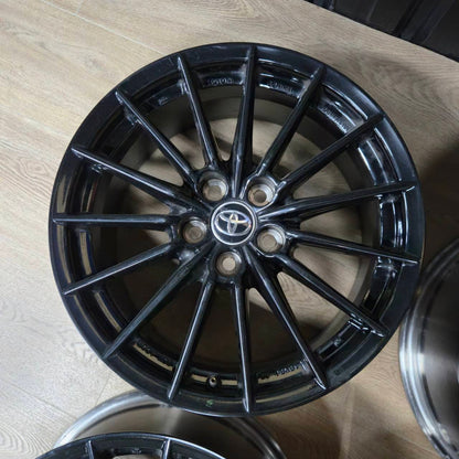TOYOTA｜GR YARIS OEM｜18x8J ET45｜5x114.3