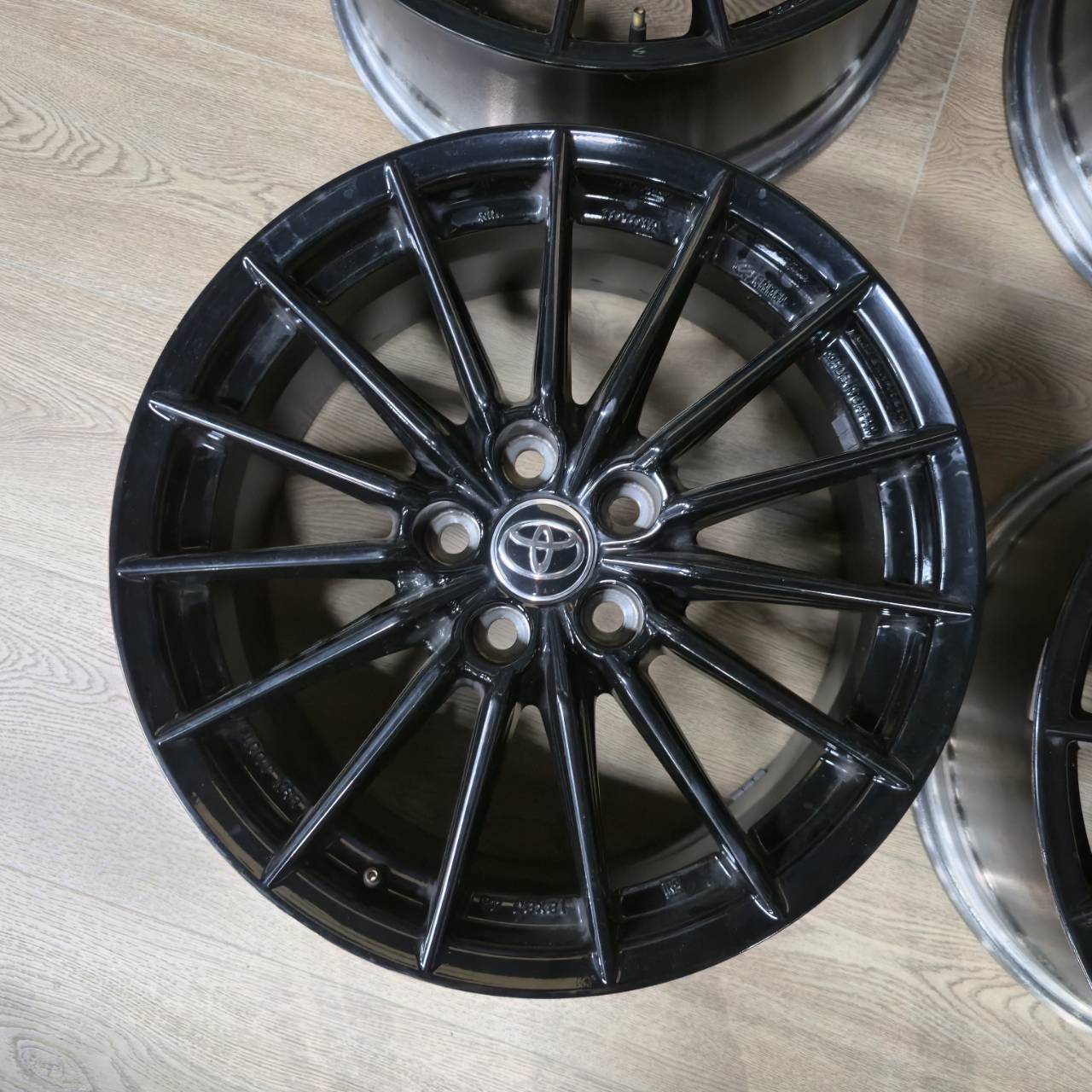 TOYOTA｜GR YARIS OEM｜18x8J ET45｜5x114.3
