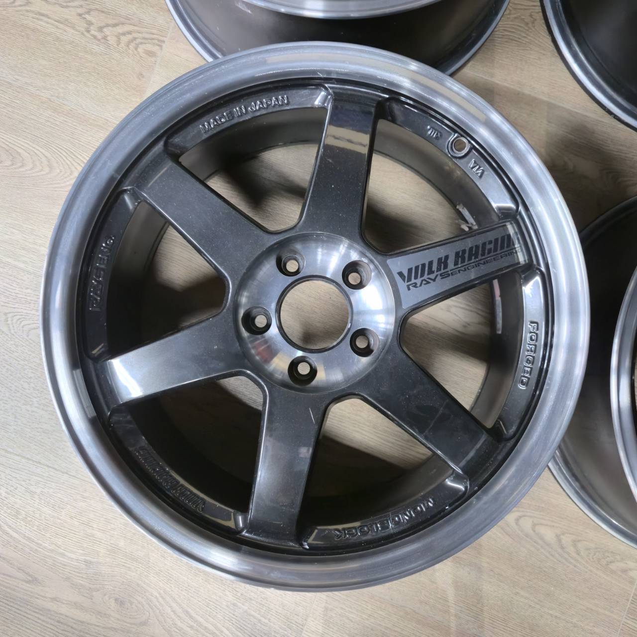 VOLK RACING｜TE37｜18x8.5J ET30｜5x114.3