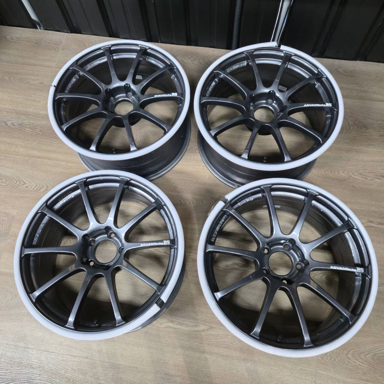 ADVAN｜RS｜18x8.5J ET30｜5x114.3