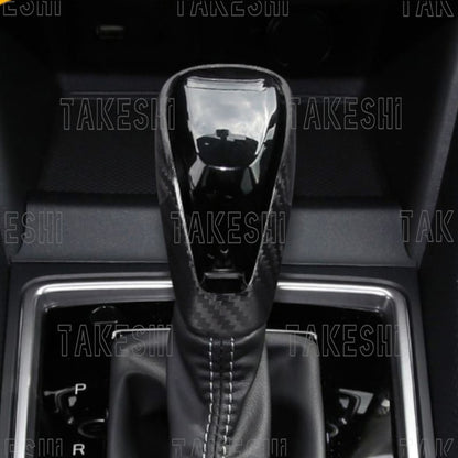 TAKESHI 武藤車藝｜19–24 SUBARU FORESTER 原廠型排檔頭 碳纖維貼片｜森林人 專用｜真碳纖維