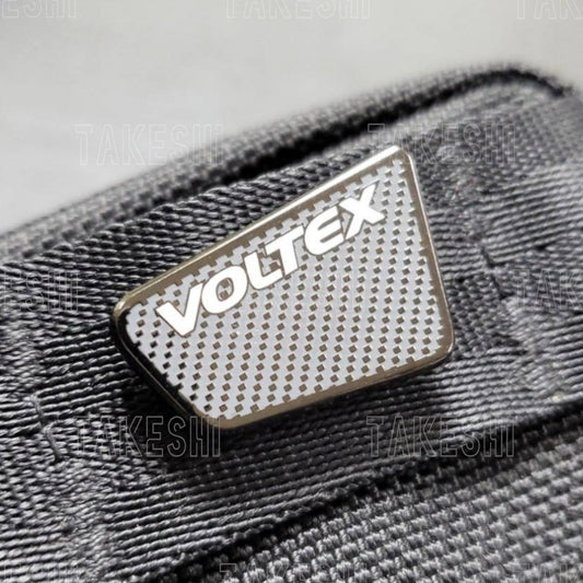 IMPORT BIBLE｜VOLTEX RACING × IMPORT BIBLE TYPE-C END PLATE 尾翼造型胸針｜聯名款